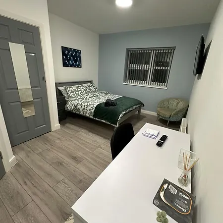 Prime Retreats - Flynn House Birmingham