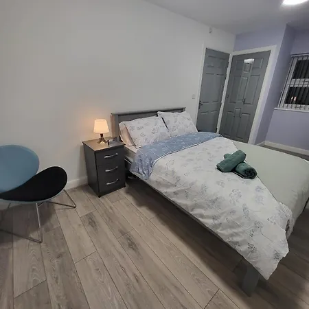 Prime Retreats - Flynn House Hostel Birmingham