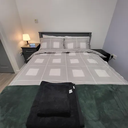 Prime Retreats - Flynn House Birmingham